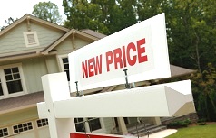 US April existing home sales fall 3.3% on higher prices
