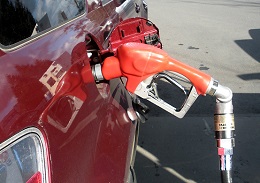 According to AAA, more than 5% of US retail gasoline stations are currently selling fuel for under $2/gal. (source:Rex Features)