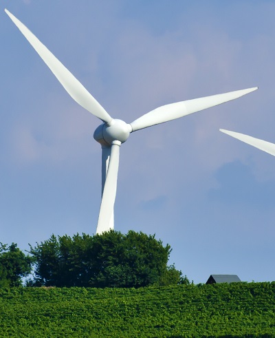 Wind turbines are a major end use for epoxy resins. US contract prices for August will likely roll over despite imports from Asia. Producers meanwhile continue to feel pressure from higher feedstock. (WestEnd61/REX/Shutterstock)