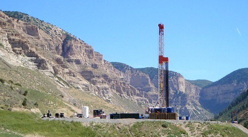 With exports to Mexico expected to increase, fewer coal plants supplying the power grid and production predicted to fall for the first time since 2005, there are concerns that a cold winter could lead to spikes in domestic gas prices. Above, a remote natural gas well near Parachute, Colorado, in 2008. (US National Institute for Occupational Safety and Health/Wikimedia)